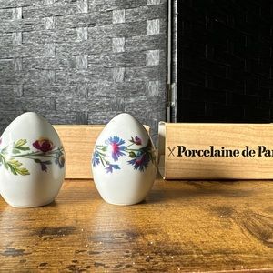 Porcelain de Paris vintage new old stock shakers with box mint condition